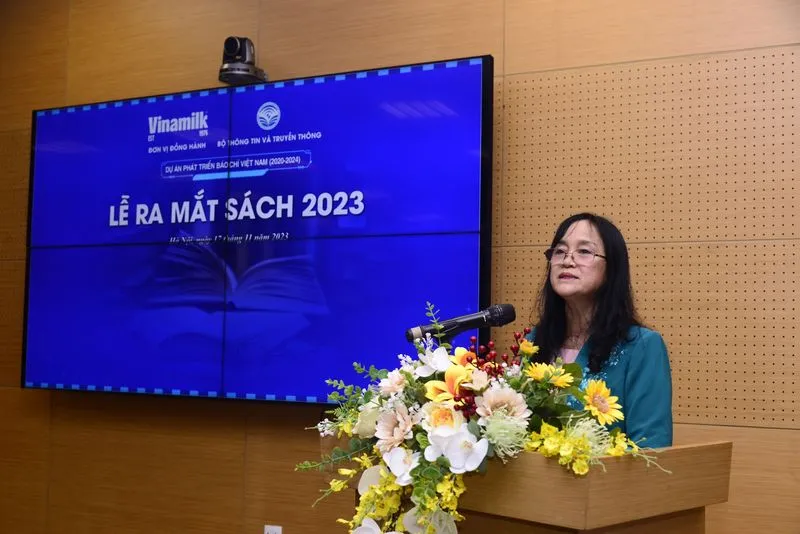 Ra mắt hai cuốn sách: Báo chí trên thiết bị Di động và nền tảng Truyền thông Xã hội; Nghệ thuật phỏng vấn 4