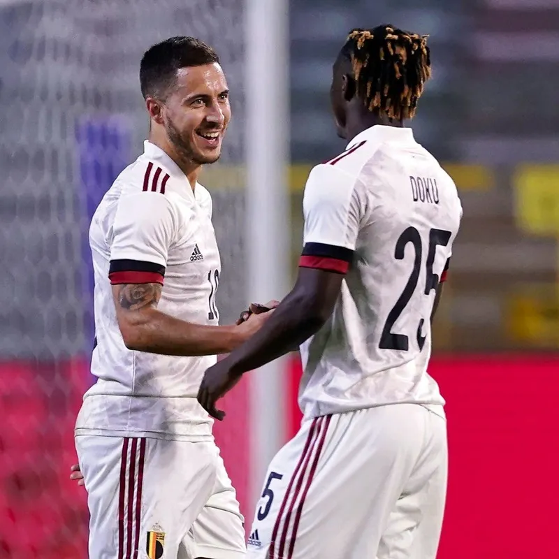 Cả Hazard và Doku đều có điểm mạnh rê bóng - Ảnh: Internet