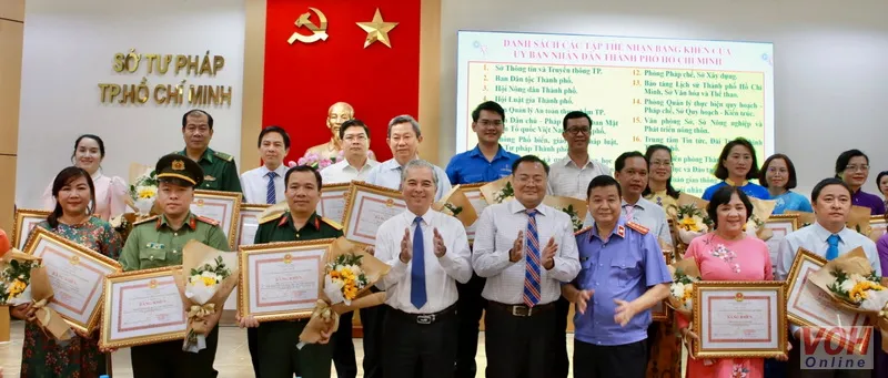 TPHCM tổng kết, đánh giá phong trào thi đua chào mừng Ngày Pháp luật Việt Nam giai đoạn 2018-2023 1