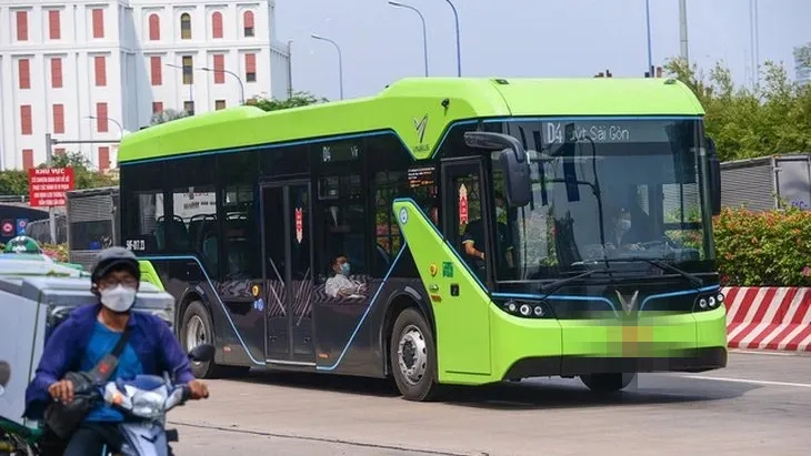 Điểm tin sáng 23/11: Công nhân rơi vào lò nhà máy rác | Thực hư vụ “  'cô gái lây nhiễm HIV cho hàng chục người” 2