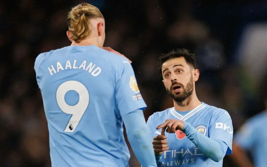 Bernardo Silva hé lộ tình hình "hỗn loạn" trong phòng thay đồ Man City 1