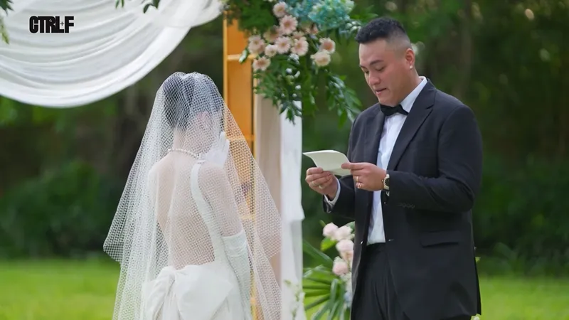 Fabo Nguyễn bật khóc cầu hôn bà xã Vân Tiny, tiết lộ lý do 8 năm qua không thể thực hiện 6