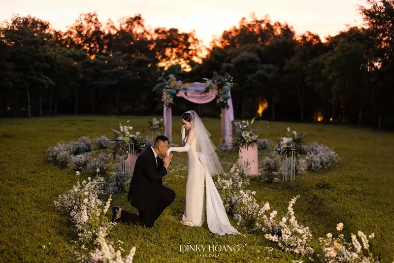 Fabo Nguyễn bật khóc cầu hôn bà xã Vân Tiny, tiết lộ lý do 8 năm qua không thể thực hiện 2