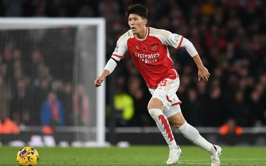 Bayern Munich dòm ngó Tomiyasu, Arsenal có hành động dứt khoát 2