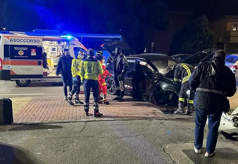 "Siêu quậy" Balotelli uống quá chén, từ chối đo nồng độ cồn sau vụ tai nạn giao thông 1