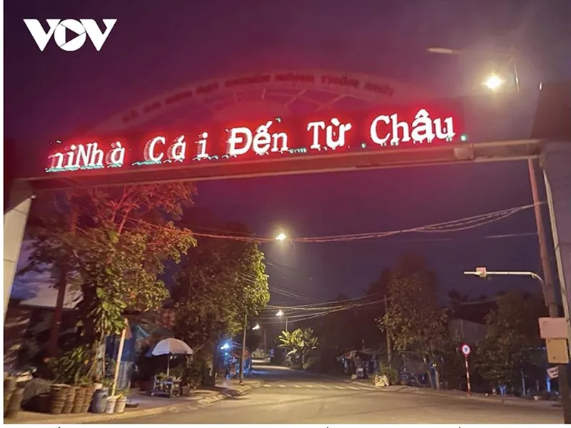 Cổng chào xã An Sơn (TP Thuận An, tỉnh Bình Dương) xuất hiện dòng chữ “Nhà cái đến từ châu Phi”