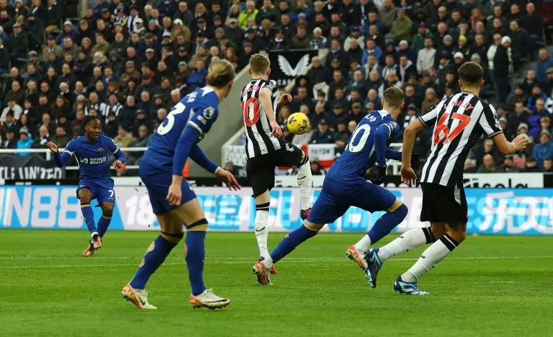 Chấm điểm Newcastle 4-1 Chelsea: Raheem Sterling tạo siêu phẩm sút phạt | Thiago Silva báo hại 3