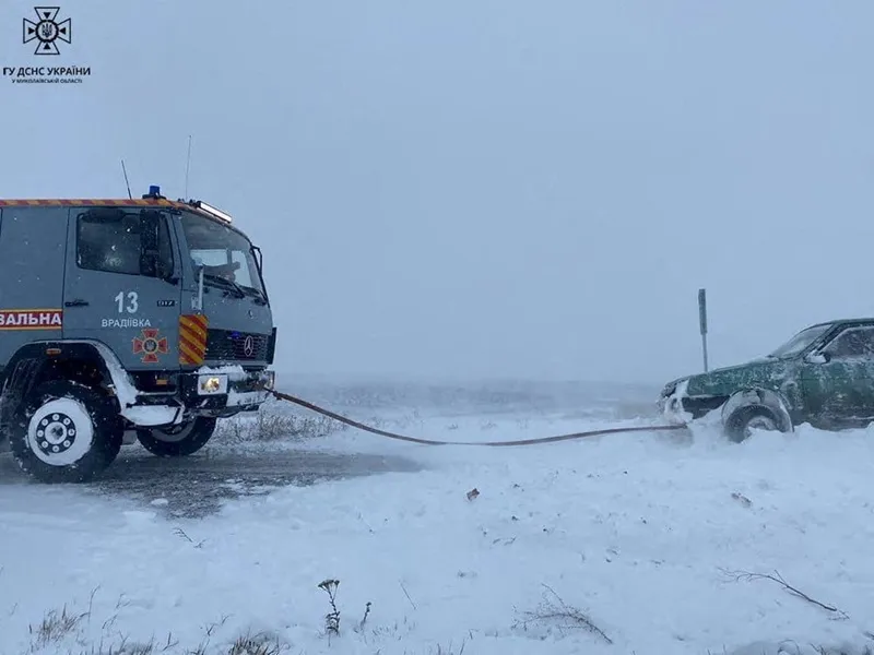 Ukraine: Bão tuyết gây mất điện diện rộng, giao thông đình trệ 1