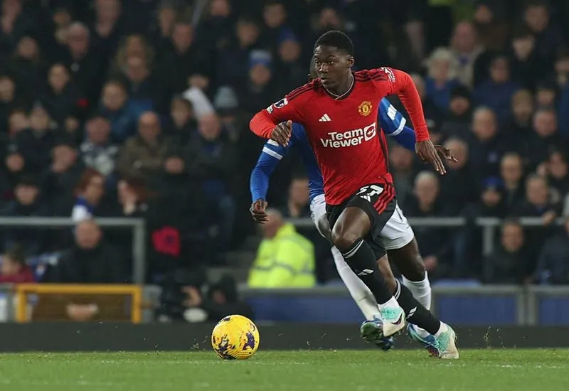 Chấm điểm Everton 0-3 MU: Martial khẳng định đẳng cấp | "Chiến thần" Onana xuất hiện 3