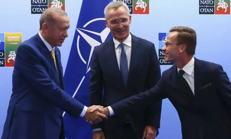 NATO hối thúc Hungary, Thổ Nhĩ Kỳ phê chuẩn tư cách thành viên của Thụy Điển 1