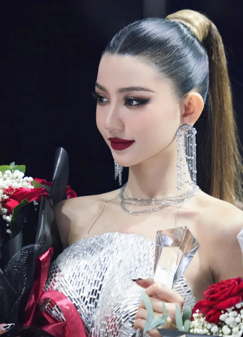 Á Quân The Face Vietnam Phương Vy bị người yêu tố 