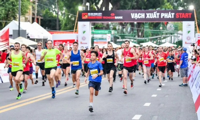 Điểm tin sáng 1/12: TPHCM cấm xe nhiều đường tổ chức giải marathon | Thu phí du khách đến đảo Lý Sơn 1