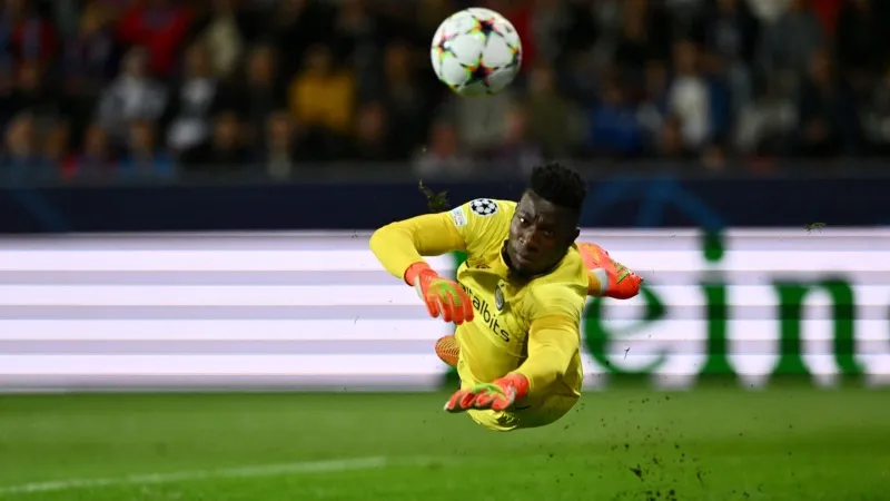 HLV Erik ten Hag nêu lý do Andre Onana vẫn sẽ là thủ môn số một của MU 1