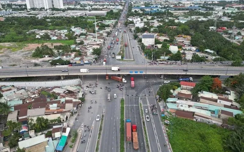 Điểm tin sáng 3/12: TPHCM sắp kêu gọi đầu tư nhiều dự án | Mưa lớn gây ngập lụt các tỉnh miền Trung 2