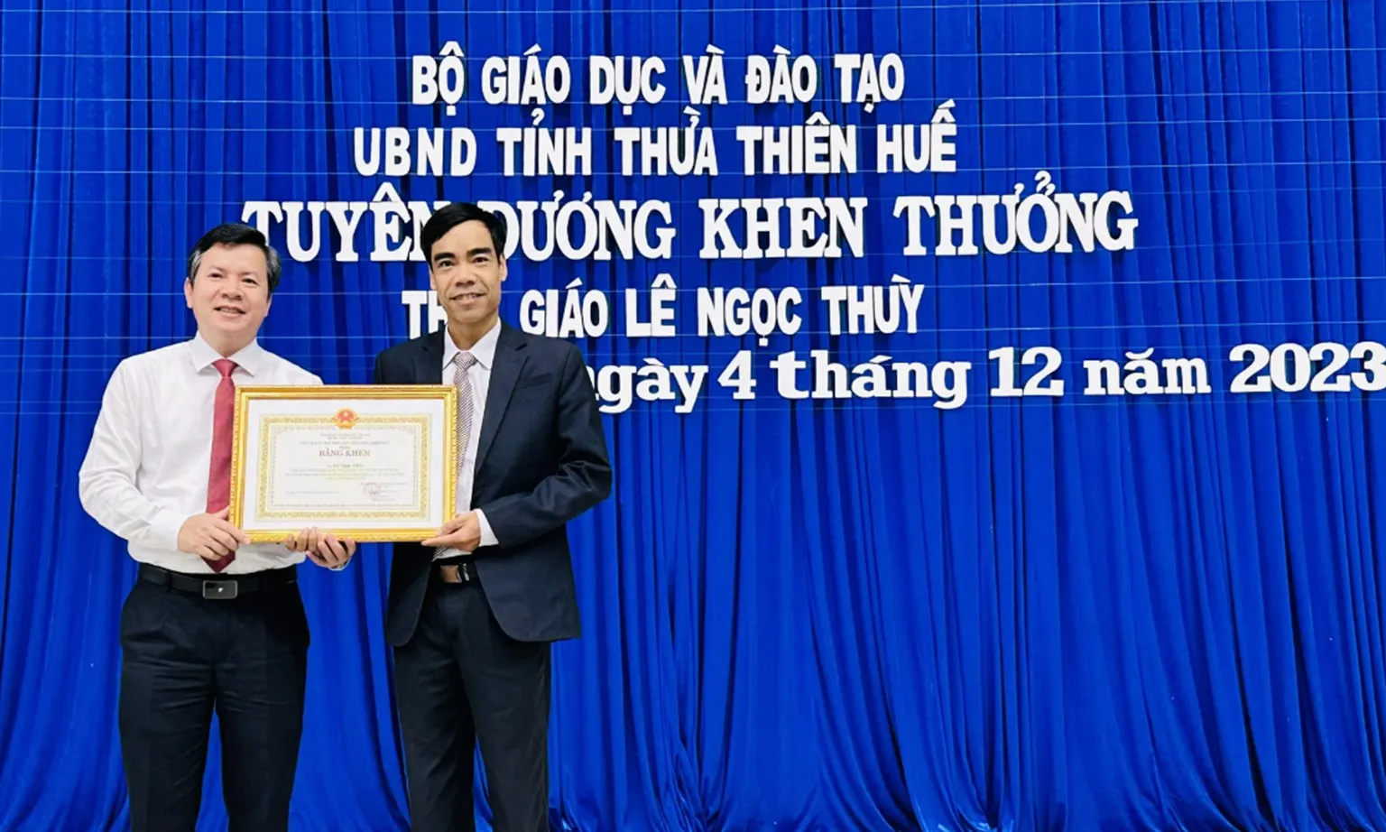 thầy giáo cứu người