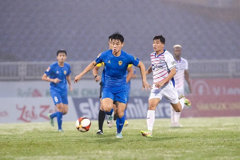 Kết quả V-League SLNA vs Quảng Nam: Đình Bắc tỏa sáng trong trận hòa có 8 bàn thắng