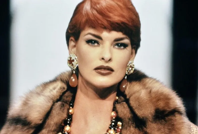 Siêu mẫu huyền thoại Linda Evangelista không hẹn hò trong 7 năm qua sau biến chứng thẩm mỹ 3