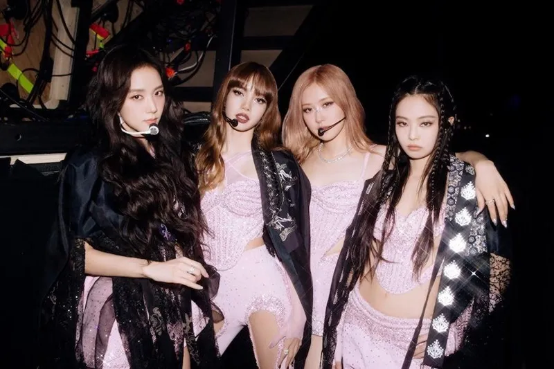 4 thành viên BLACKPINK đều gia hạn hợp đồng nhóm, cồ phiếu YG tăng cao phi mã 1