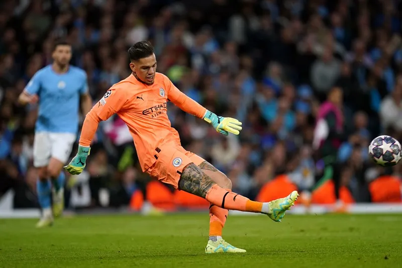 Ederson sở hữu khả năng cứu thua tệ nhất Ngoại hạng Anh - Ảnh: Internet