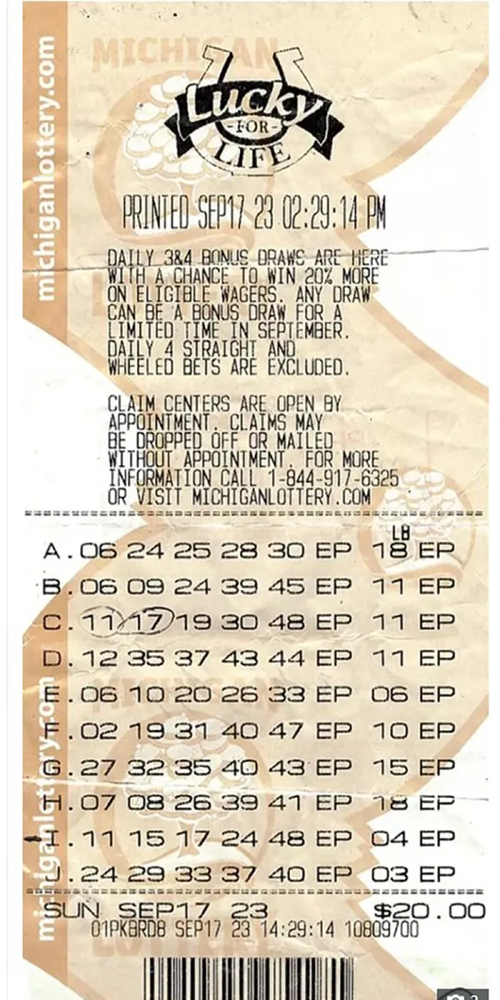 Hàng triệu đô la đã được gửi vào tài khoản ngân hàng của người tài xế xe buýt 