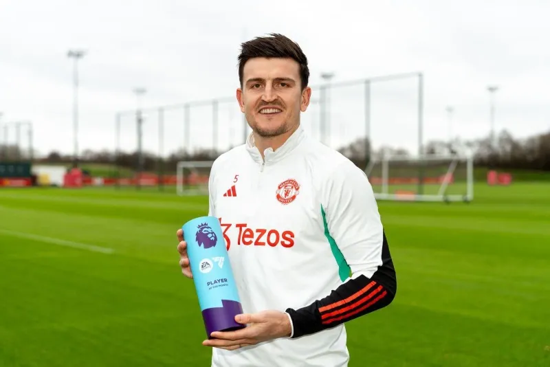 Harry Maguire tái lập kỳ tích của Nemanja Vidic 1