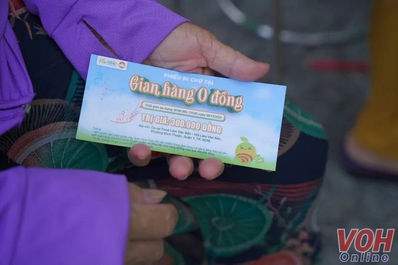 “Gian hàng 0 đồng” mang niềm vui cho người dân nghèo 6