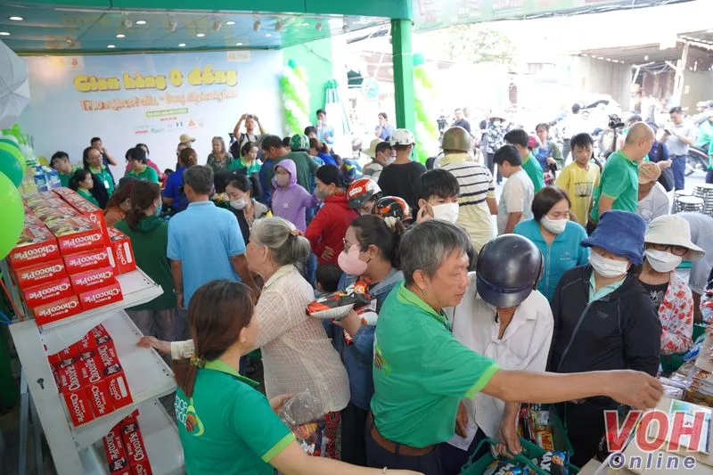 “Gian hàng 0 đồng” mang niềm vui cho người dân nghèo 3