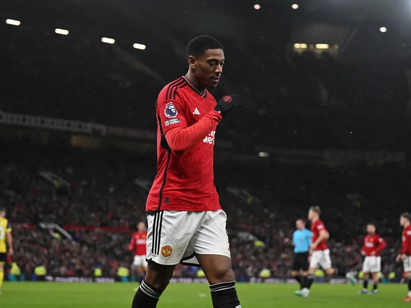 12 lần mất bóng, 0 bàn thắng, 0 kiến tạo: Anthony Martial hóa 