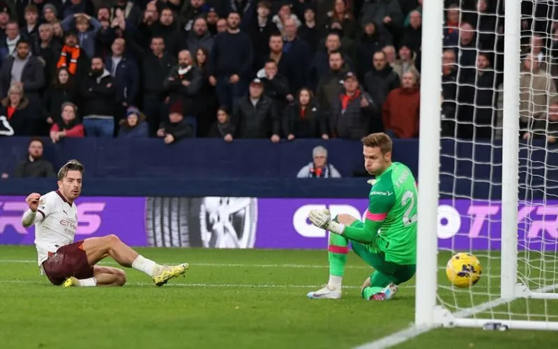 HÀI HƯỚC: Jack Grealish ăn mừng trong sợ hãi, ngại VAR phá hỏng màn ngược dòng của Man City 1