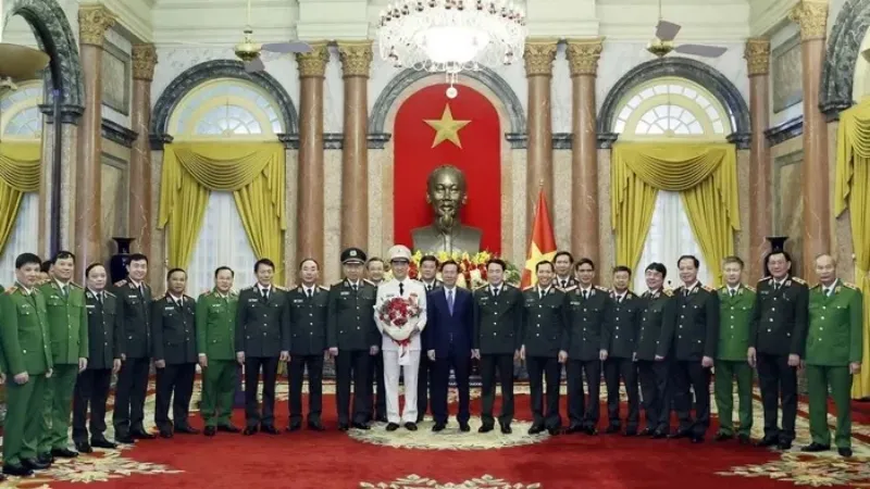 Chủ tịch nước trao quyết định thăng cấp bậc cho Thứ trưởng Nguyễn Duy Ngọc 1