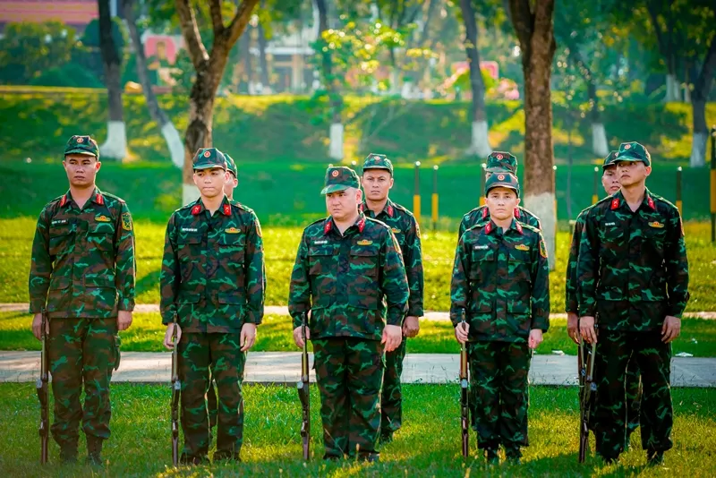 Huỳnh Lập nghiêm túc khi tham gia Sao Nhập Ngũ, 