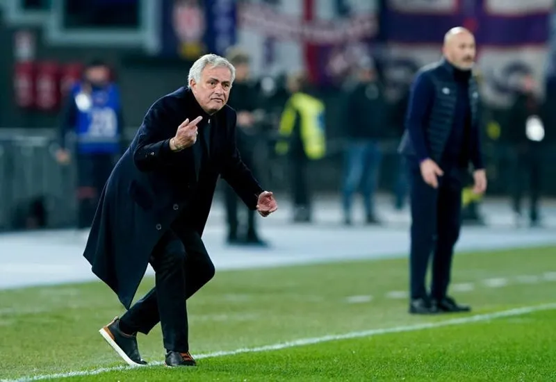 Tin bóng đá mới nhất: MU đánh dấu 4 ứng viên thay Ten Hag | Mourinho trên đường tái xuất Ngoại hạng Anh 2