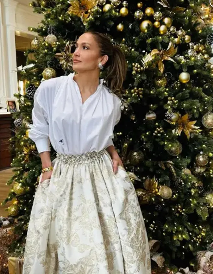 Jennifer Lopez đã chia sẻ hình ảnh về cây thông Noel 