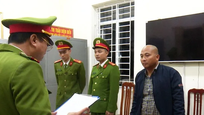 Vụ sập mái nhà làm ba người chết: Khởi tố chủ nhà 1