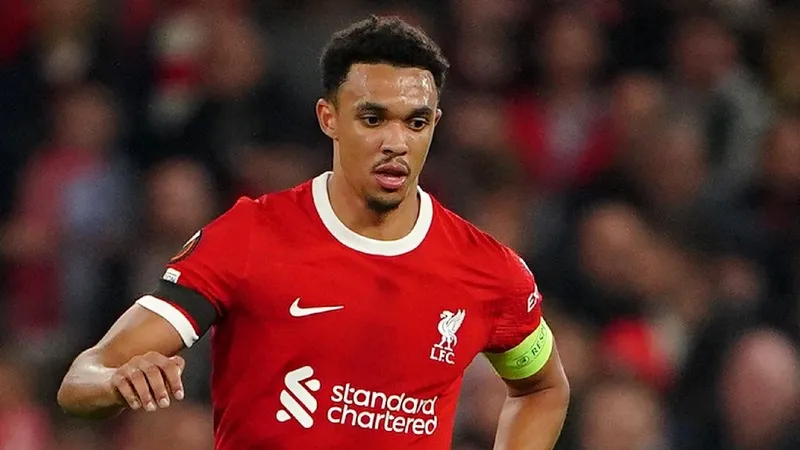 Trent Alexander-Arnold hồi sinh mạnh mẽ sau mùa giải bết bát - Ảnh: Internet