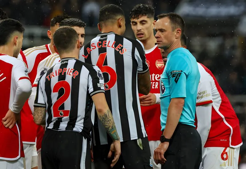 Thoát tội lăng mạ, Arteta bộc bạch: 