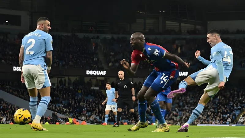 Pep Guardiola: "Man City đáng bị thổi phạt đền!" 1