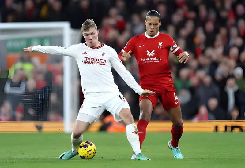 Chấm điểm Liverpool 0-0 MU: Đẳng cấp Varane, Onana | Nunez vô hại 6