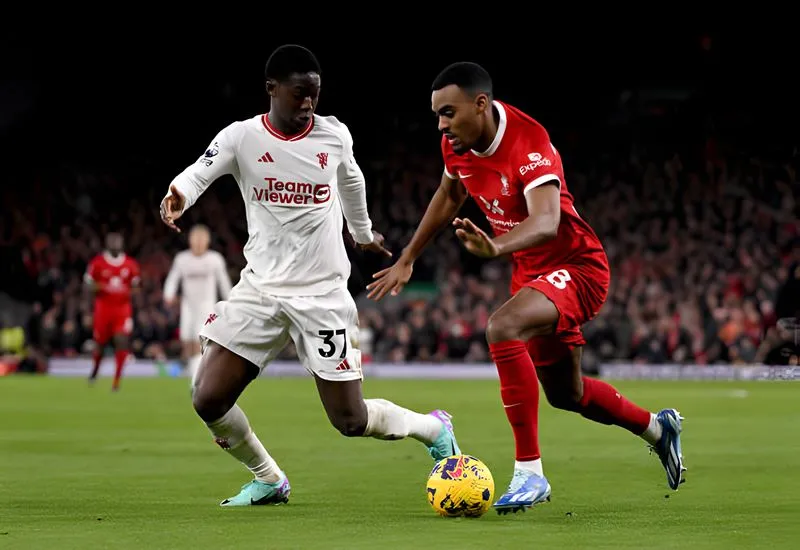 Chấm điểm Liverpool 0-0 MU: Đẳng cấp Varane, Onana | Nunez vô hại 3