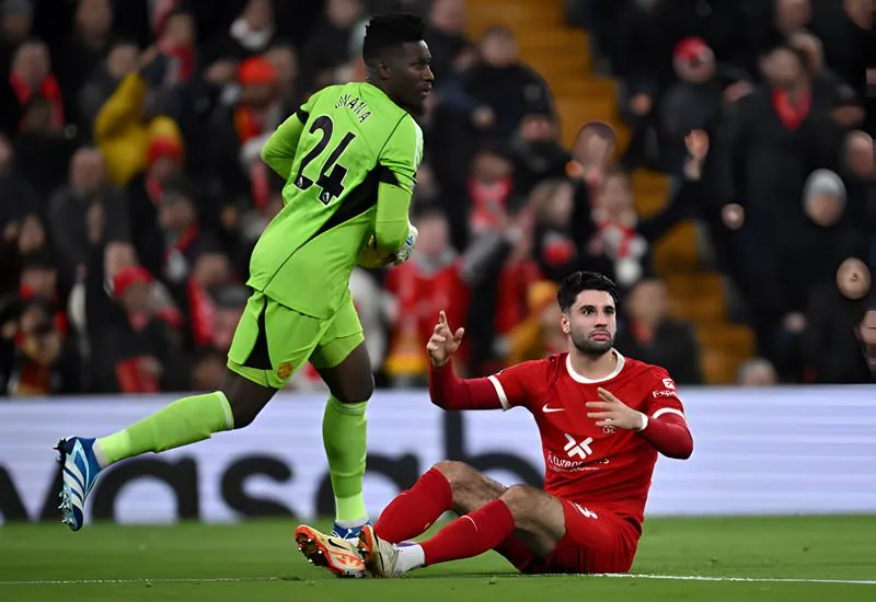 Chấm điểm Liverpool 0-0 MU: Đẳng cấp Varane, Onana | Nunez vô hại 7