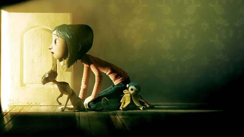 Cô bé Coraline phát hiện ra đường hầm dẫn đến một thế giới khác