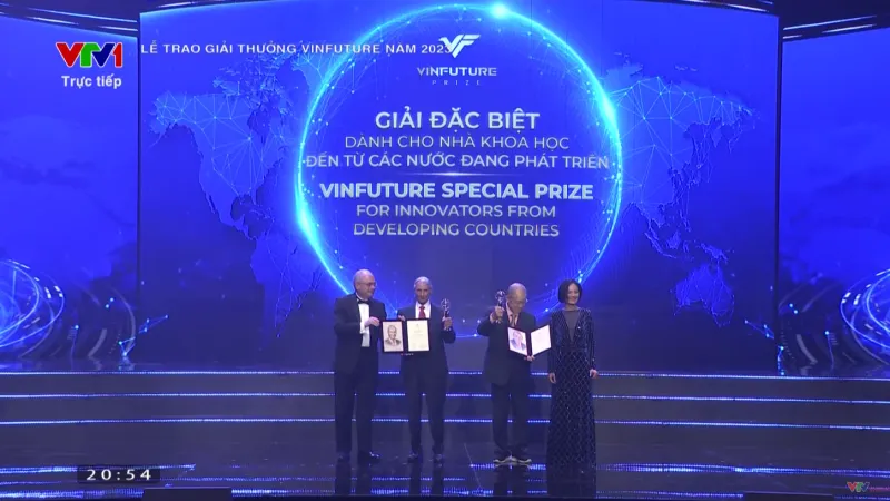 |Trực tiếp| VinFuture 2023: GS Võ Tòng Xuân và GS G.S Khush nhận Giải thưởng đầu tiên 2