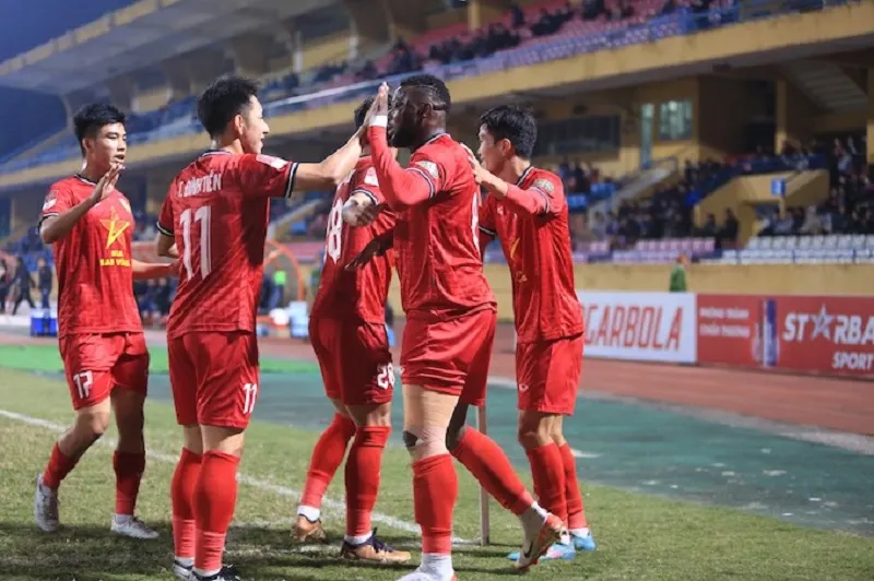 Kết quả V-League Hà Nội vs Hà Tĩnh: Đội bóng Thủ đô thoát thua đội cuối bảng ngay tại Hàng Đẫy