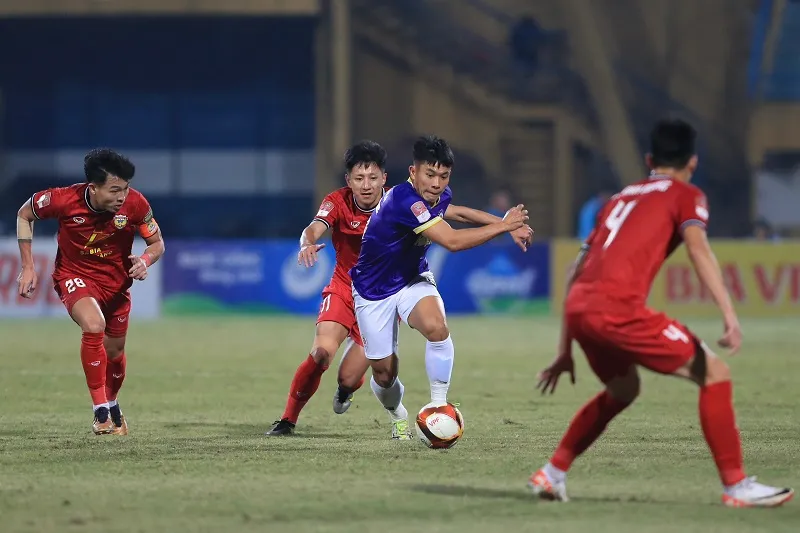 Kết quả V-League Hà Nội vs Hà Tĩnh: Đội bóng Thủ đô thoát thua đội cuối bảng ngay tại Hàng Đẫy