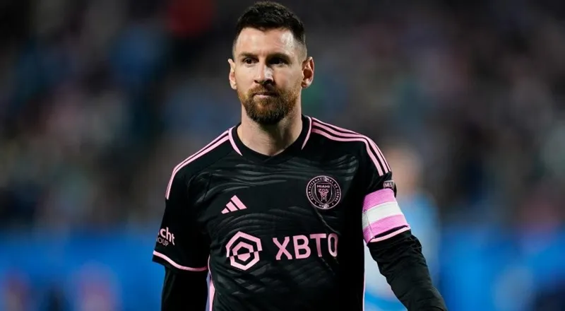 Messi bất ngờ đứng vị trí thứ 6 trong danh sách top 100 cầu thủ hay nhất năm 2023 - Ảnh: Internet