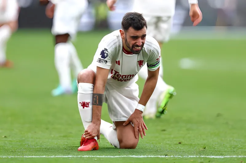 Ten Hag khiến phóng viên bối rối với màn trả lời như người 