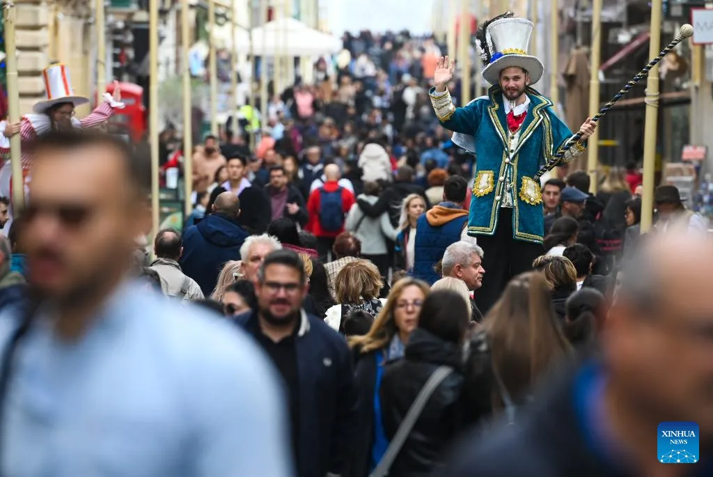 Thế giới rộn ràng mừng đón Giáng sinh