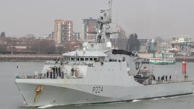 Tàu HMS Trent - Ảnh: PA WIRE