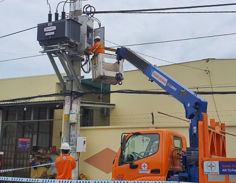 Ngành Điện TPHCM chủ động ứng phó, đảm bảo cung ứng điện, an toàn trong mùa mưa bão 2