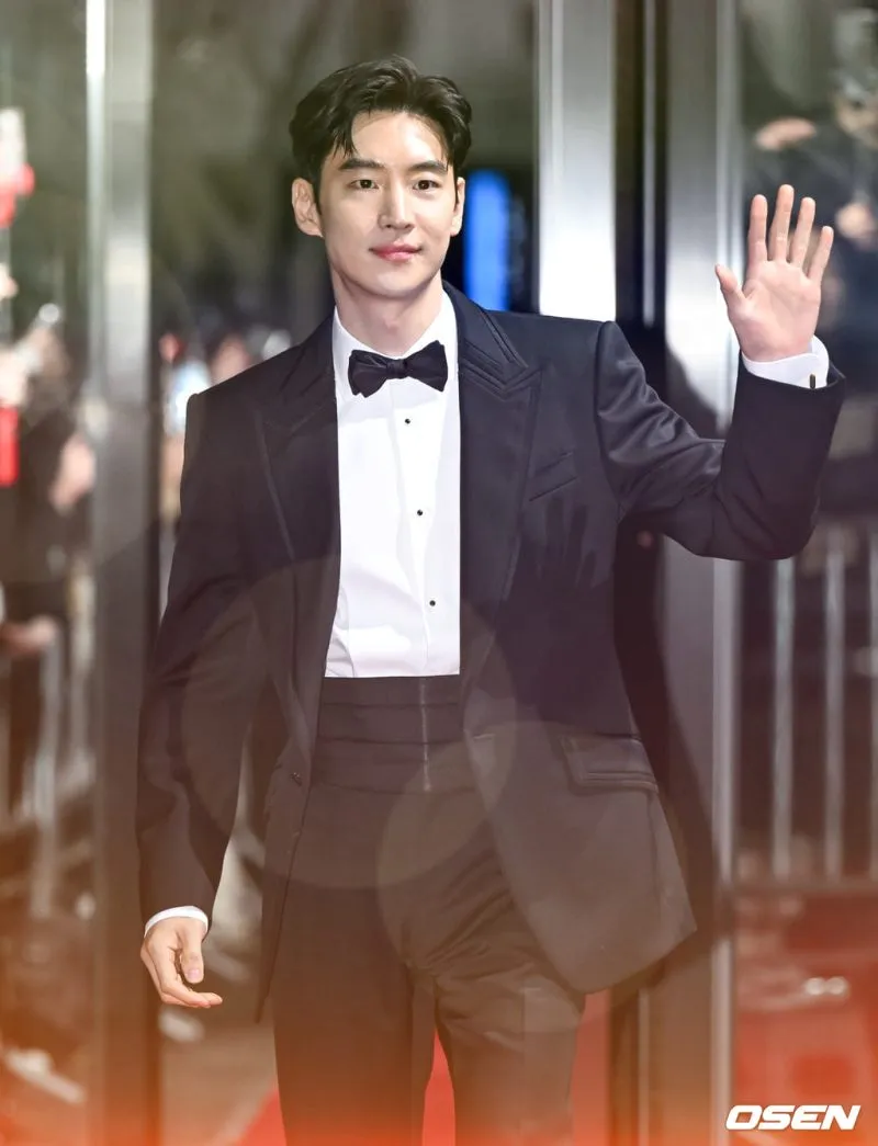 SBS Drama Awards 2023: Taxi Driver 2 thắng đậm, nam chính Lee Je Hoon gửi lời tưởng nhớ đến Lee Sun Kyun gây xót xa 5